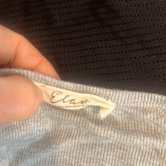 Elan Grey Cold shoulder tee oversized - Picture 3 of 6